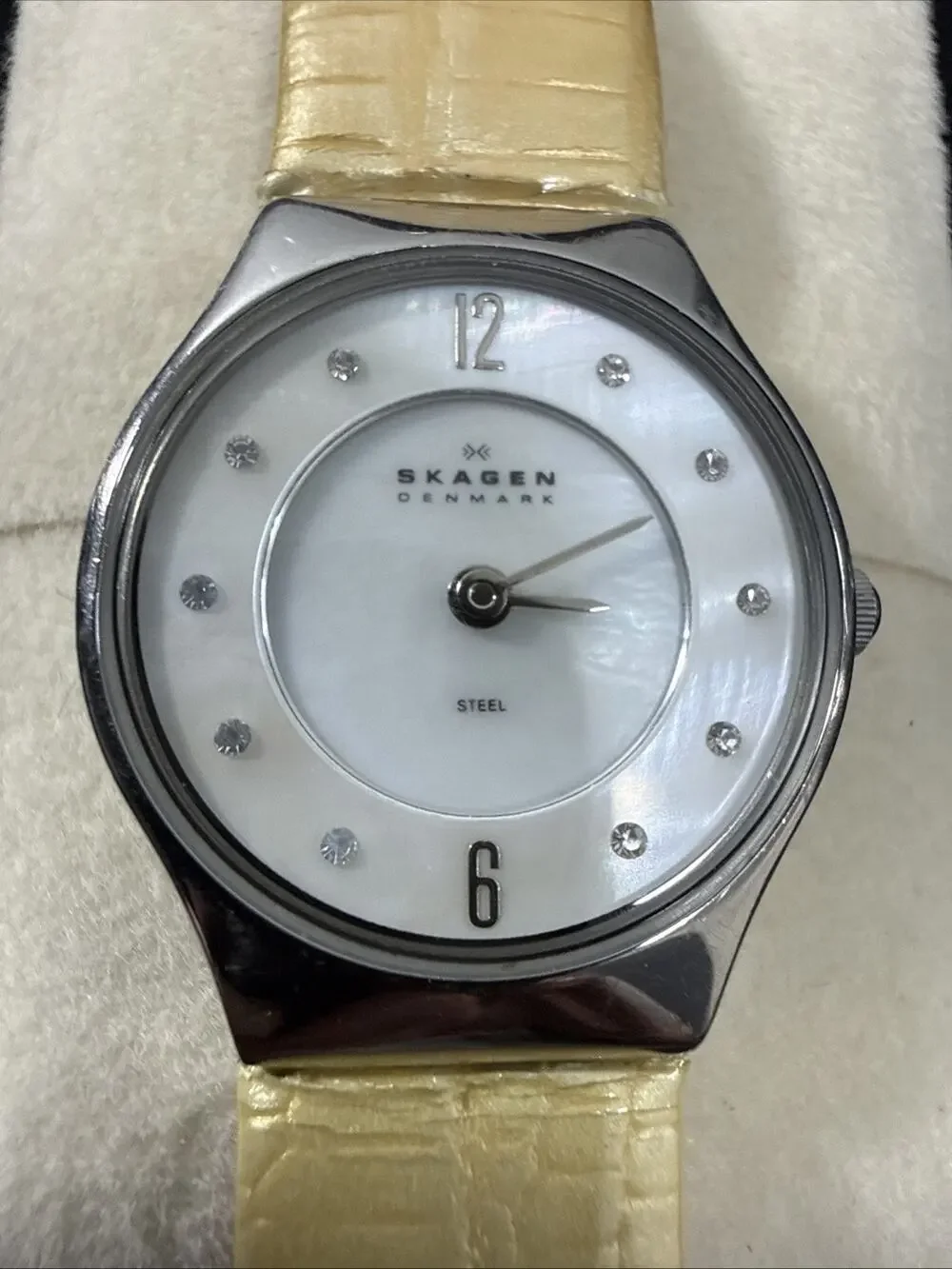 Vintage Womens Skagen Denmark Slim Steel Leather Band New Battery Runs Excellent